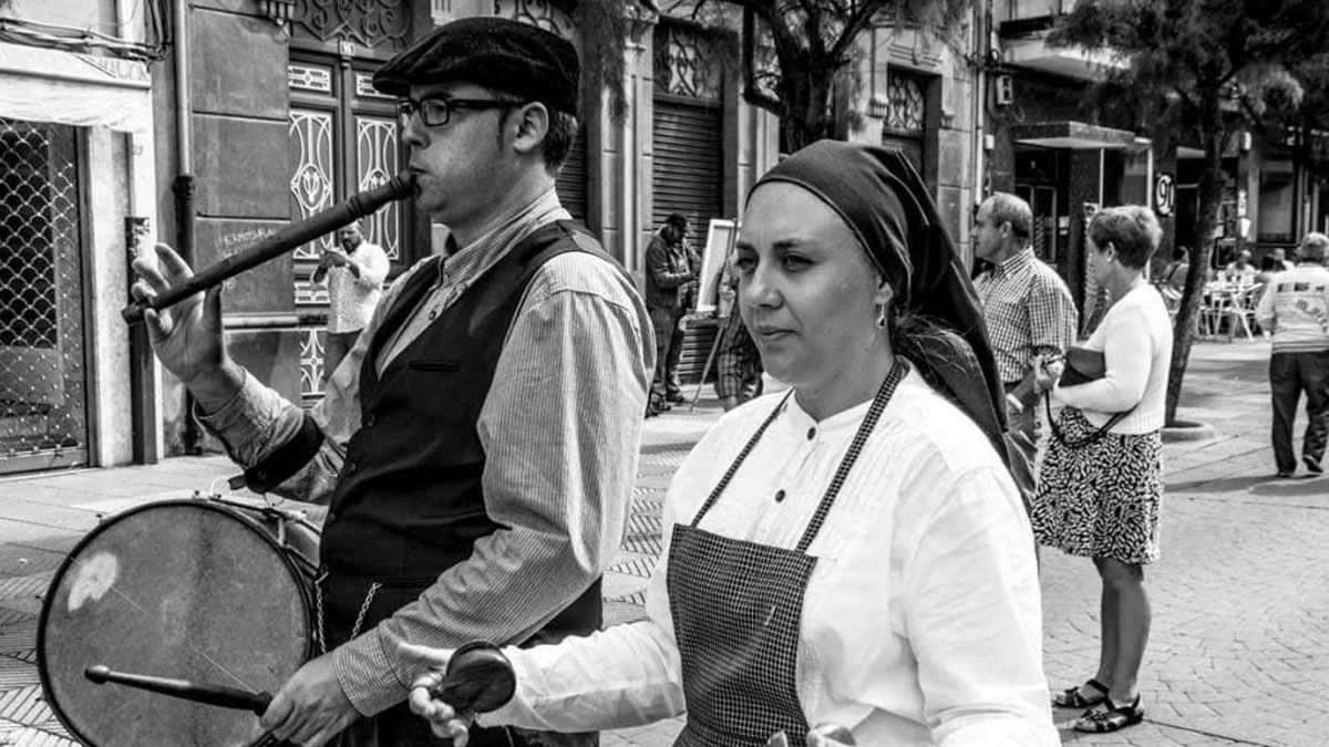 Diego Bello y Denise Silva reciben la 'Pica de Oro' como reconocimiento a su trayectoria.