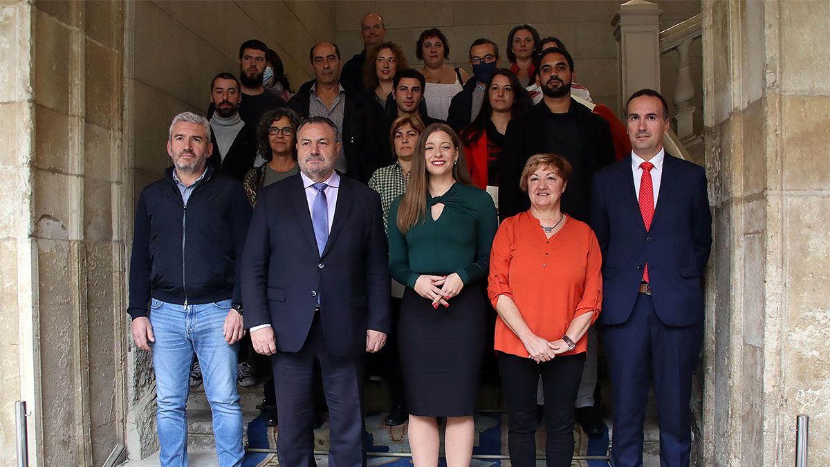 El Palacio de los Guzmanes acogió la entrega de diplomas tras la finalización del curso. | ICAL