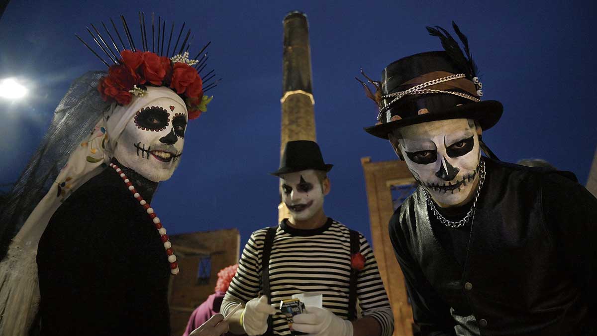 El ambiente de la estética halloween estuvo muy presente en el Palacio de Exposiciones. | JESÚS F. SALVADORES