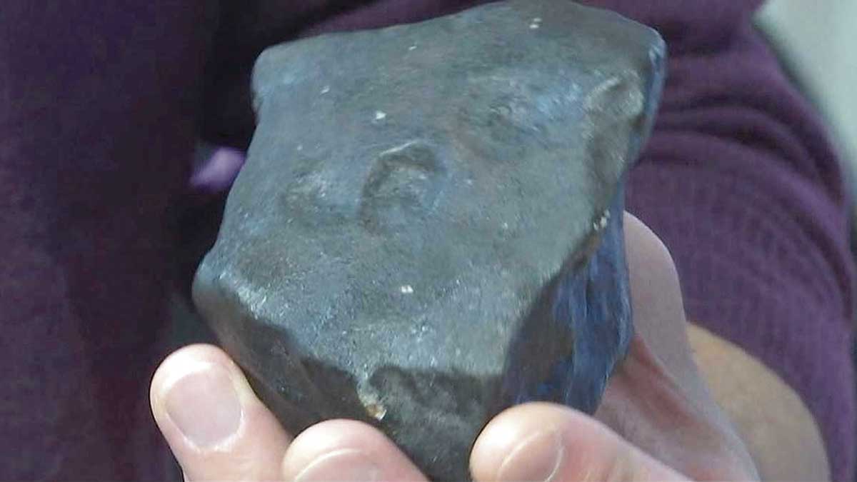 Reportaje de TVEsobre el hallazgo de un trozo del meteorito y los estudios que su hallazgo ha propiciado, uno de ellos, sobre su trayectoria. | RTVE