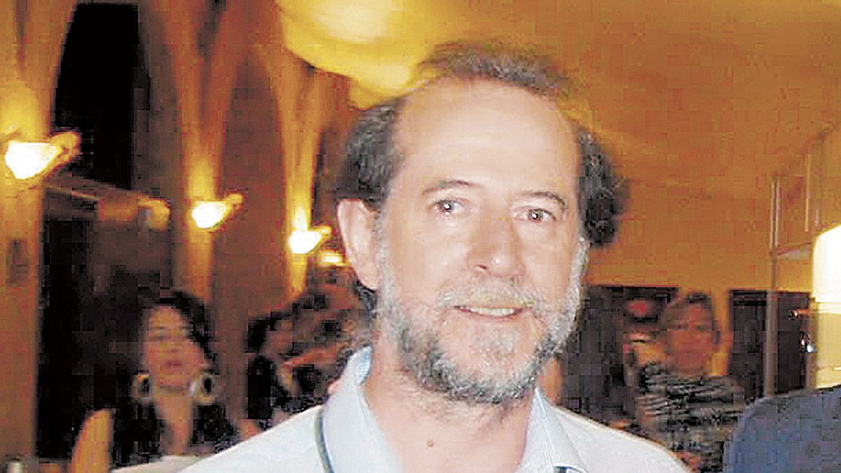 El psicólogo leonés Miguel Ángel González Castañón imparte la conferencia el día 3 en el aula de la UNED. El psicólogo leonés Miguel Ángel González Castañón imparte la conferencia el día 3 en el aula de la UNED.