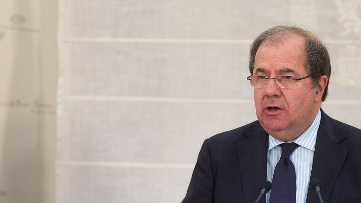 El presidente de la Junta, Juan Vicente Herrera, durante la presentación de los presupuestos para 2016. | DOS SANTOS (ICAL) El presidente de la Junta, Juan Vicente Herrera, durante la presentación de los presupuestos para 2016. | DOS SANTOS (ICAL)