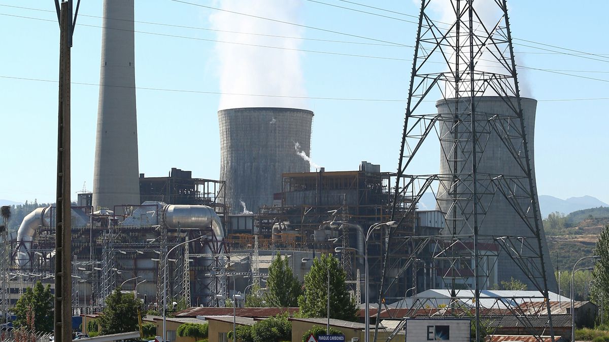 Las torres de Compostilla tienen ya programada su demolición para diciembre. Las torres de Compostilla tienen ya programada su demolición para diciembre.