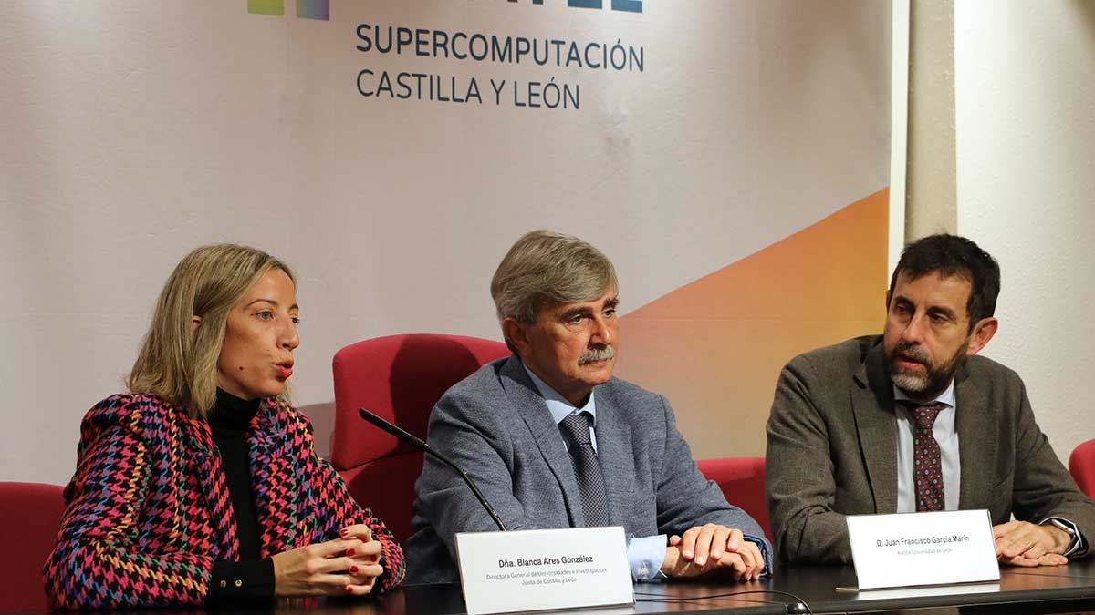 Blanca Ares, Juan Francisco García Marín y Vicente Matellán. | L.N.C.