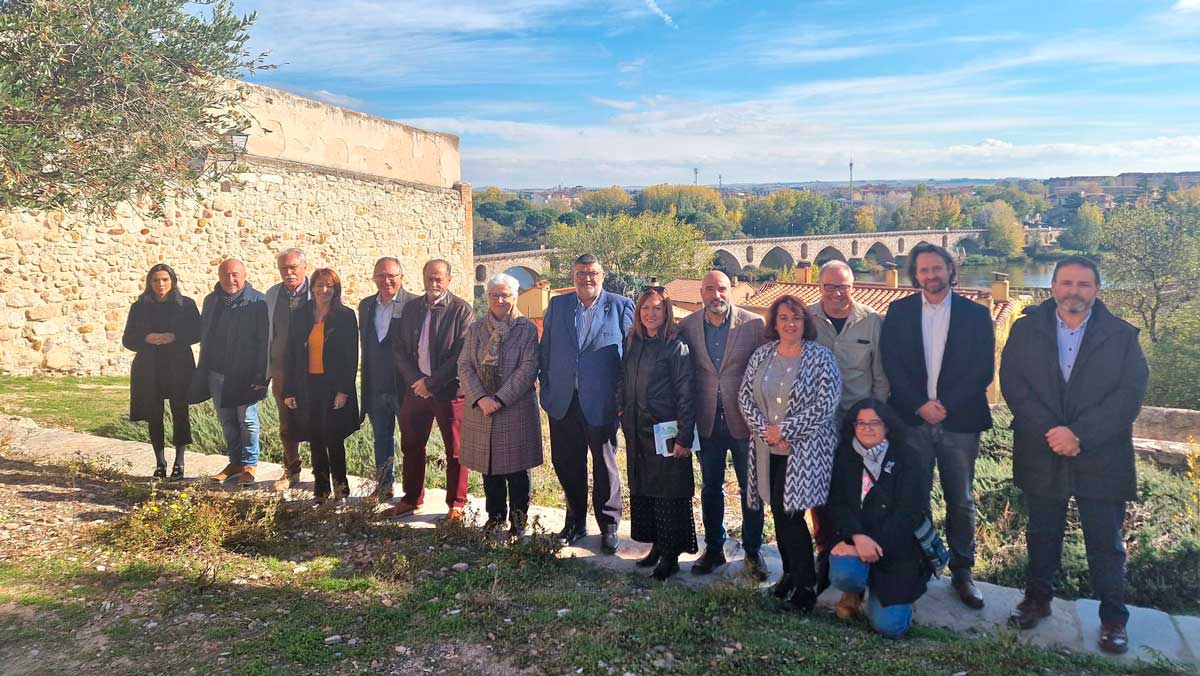 Imagen de familia de los participantes en la Asamblea General Ordinaria en Zamora, el pasado sábado. | L.N.C. Imagen de familia de los participantes en la Asamblea General Ordinaria en Zamora, el pasado sábado. | L.N.C.