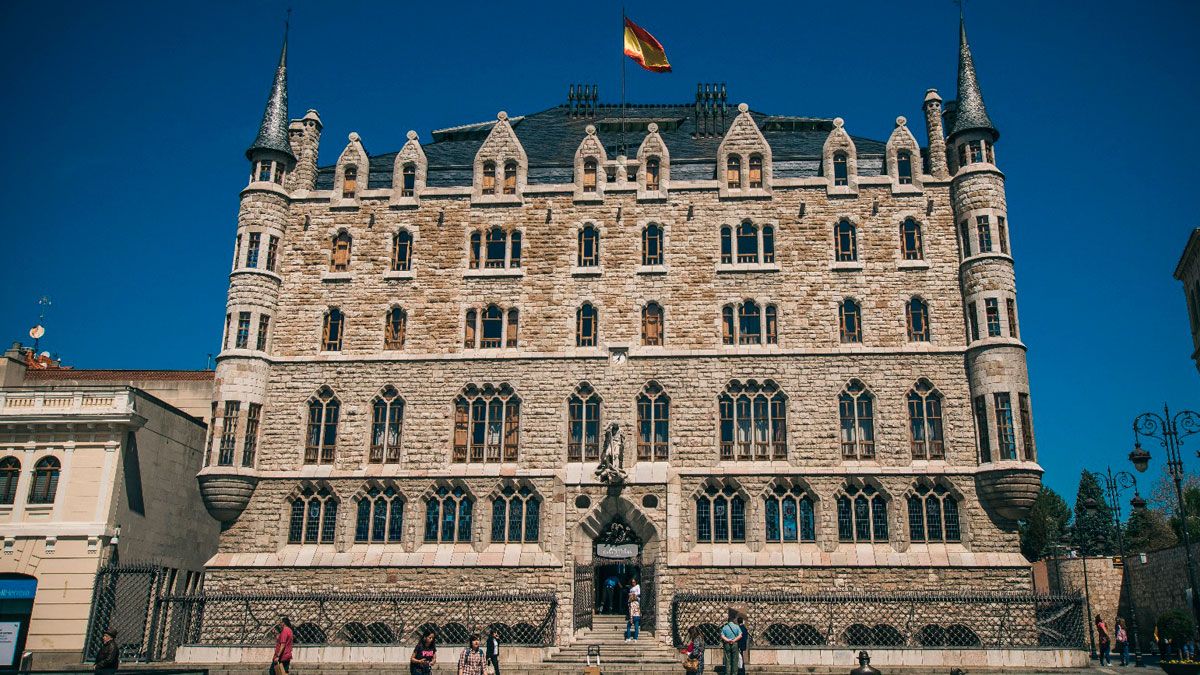 La Casa Botines es una de las ubicaciones para las mesas redondas. | L.N.C. La Casa Botines es una de las ubicaciones para las mesas redondas. | L.N.C.