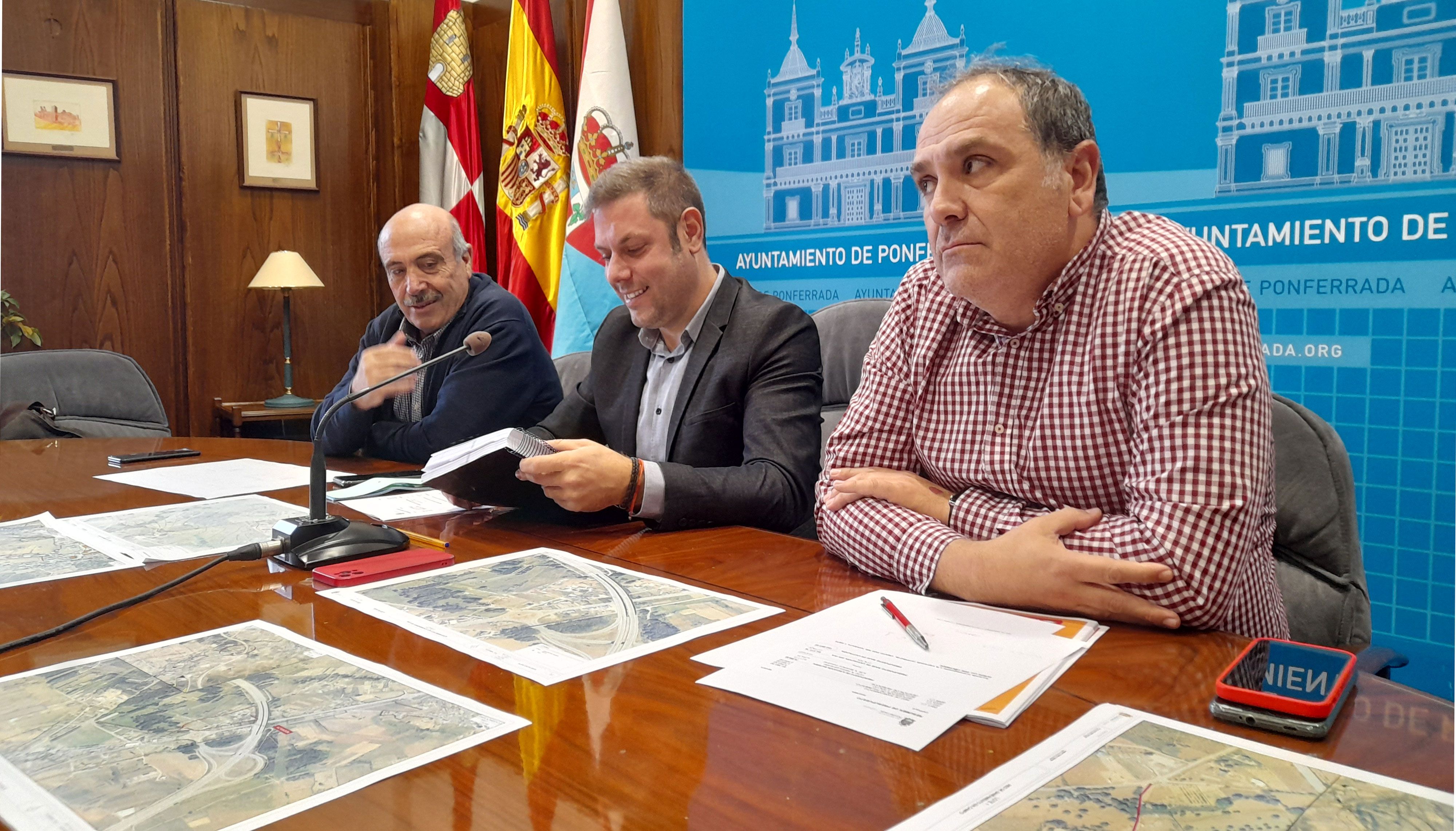 Presentación de los planos de las nuevas redes de abastecimiento en Campo y Columbrianos. | MAR IGLESIAS