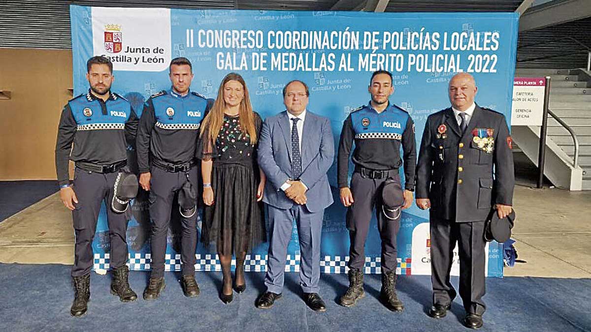 El acto de entrega tuvo lugar este miércoles en Zamora. | ABAJO El acto de entrega tuvo lugar este miércoles en Zamora. | ABAJO