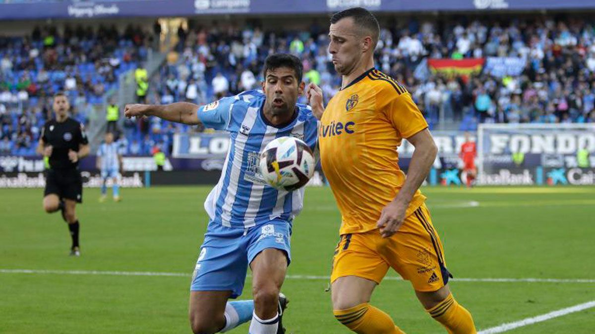 Ale Díez debutó como titular en Málaga jugando como lateral izquierdo. | LALIGA