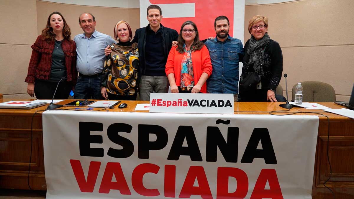 El leonés Sergio Diez (segundo por la derecha) es el secretario de organización de la España Vaciada. | L.N.C.