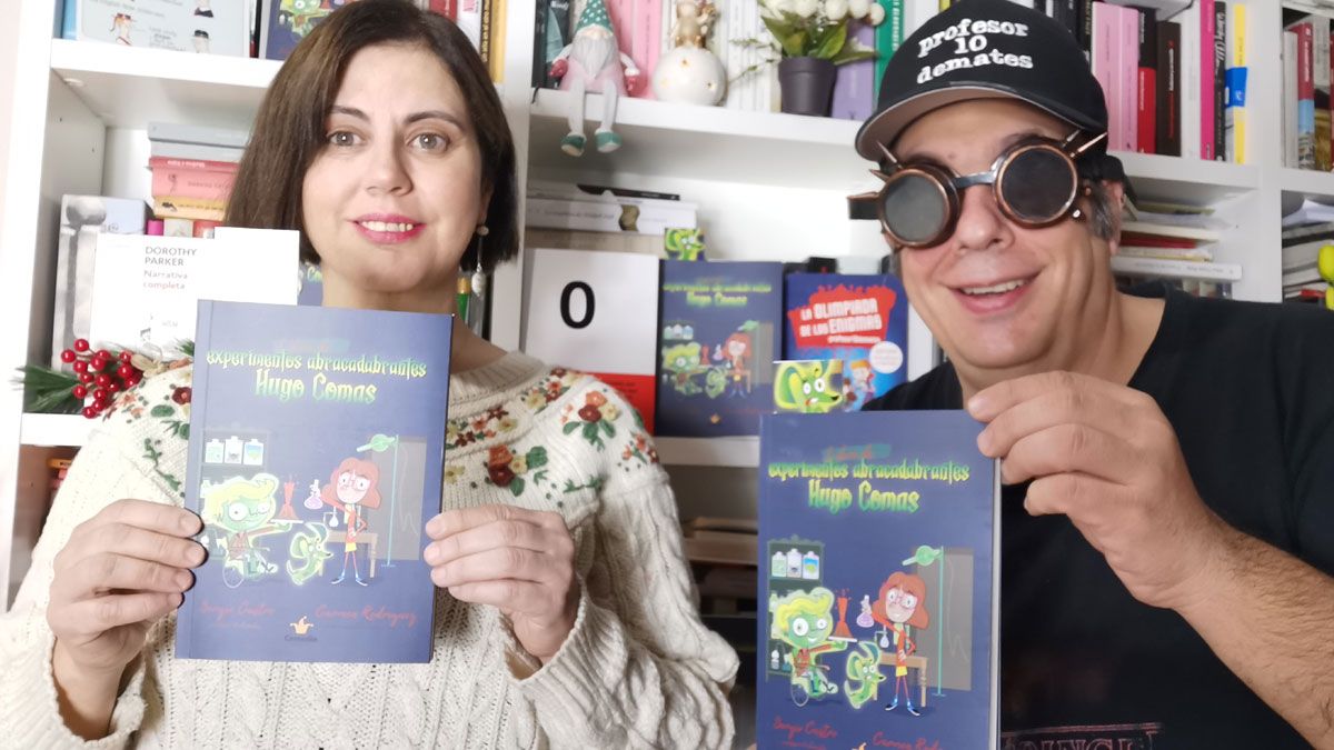 Autores del libro con la nueva novela.