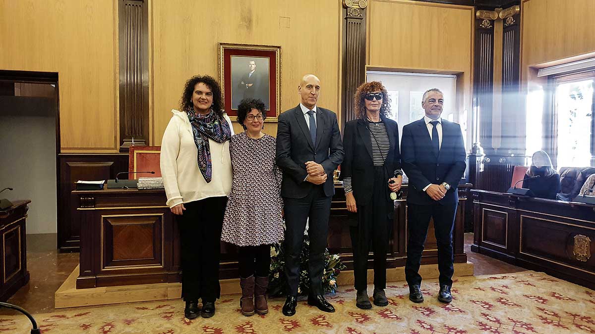 Vera López, Laura Fernández José Antonio Diez, Nonia Alejandre e Isidoro Martínez. | L.N.C.