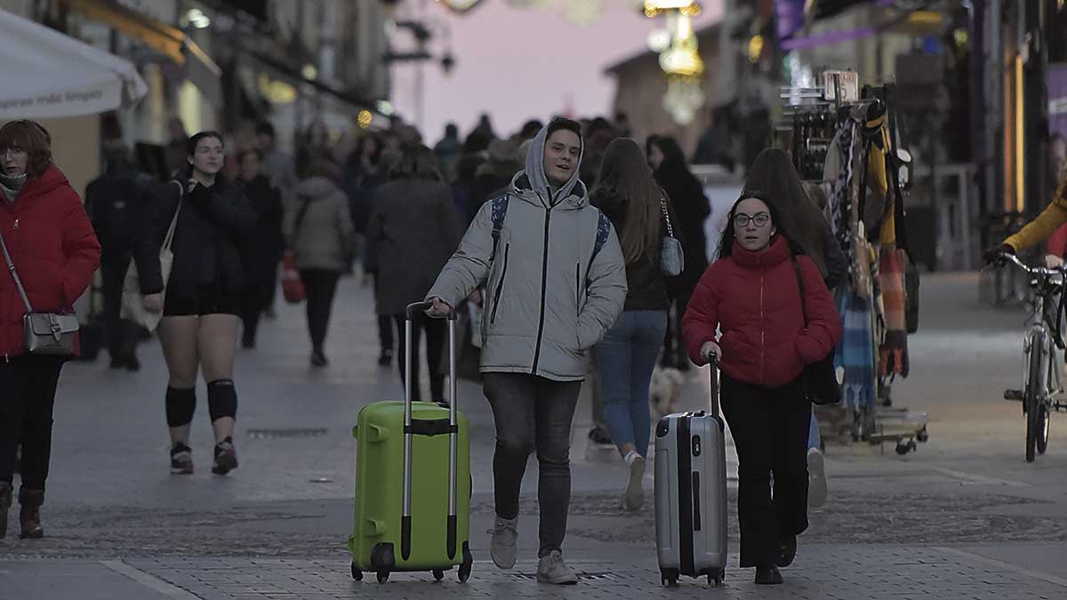 El puente de diciembre acercará miles de visitantes a León. | SAÚL ARÉN