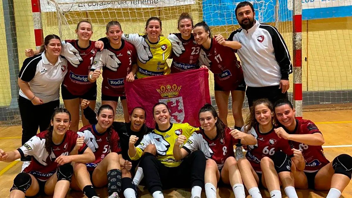 El Rodríguez Cleba festeja su primer triunfo. | CLEBA El Rodríguez Cleba festeja su primer triunfo. | CLEBA