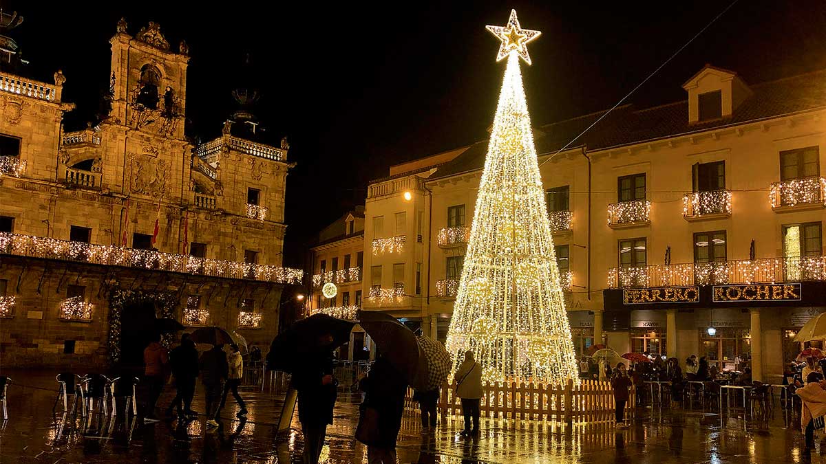 La ciudad astorgana prepara su programa navideño, que llega cargado de actividades. | P.F.