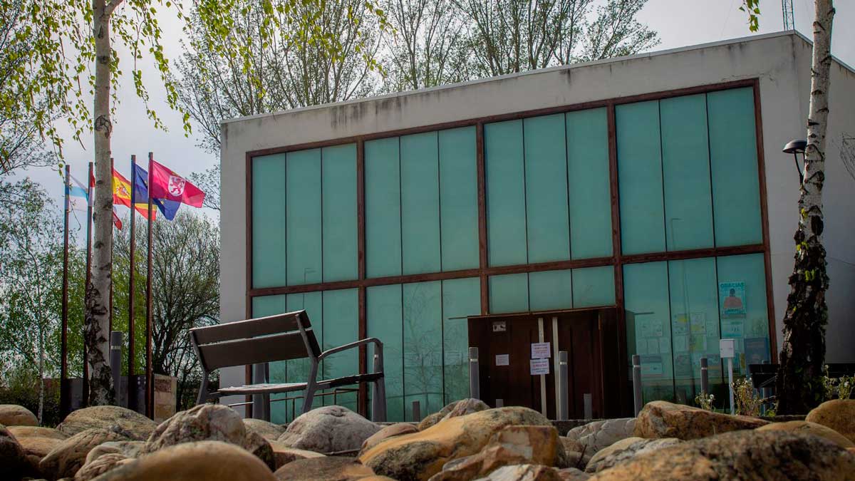 Edificio del Ayuntamiento de Sariegos. | L.N.C.