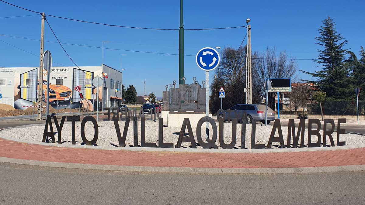Una de las rotondas de la carretera de Santander. | L.N.C.