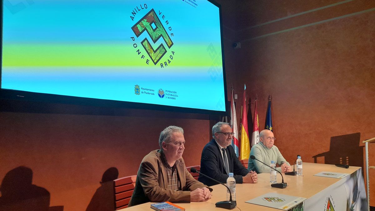 Presentación del proyecto a las autoridades en el Castillo de Ponferrada. | MAR IGLESIAS Presentación del proyecto a las autoridades en el Castillo de Ponferrada. | MAR IGLESIAS