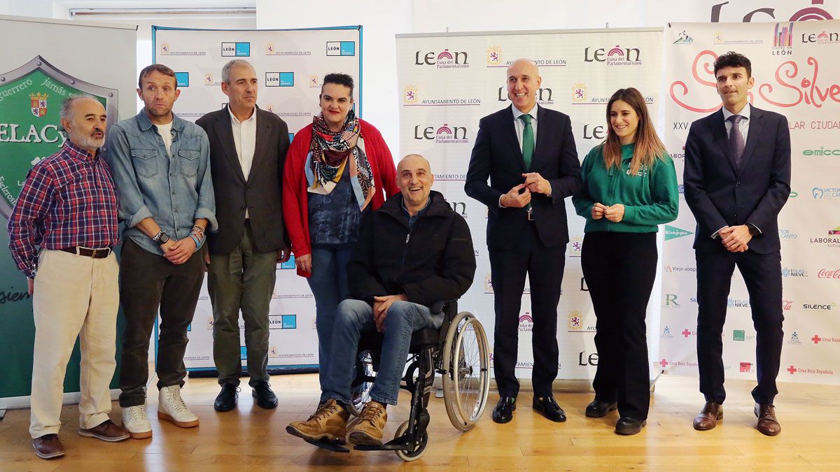 Presentación del acuerdo para que la carrera luche contra el ELA. | L.N.C.