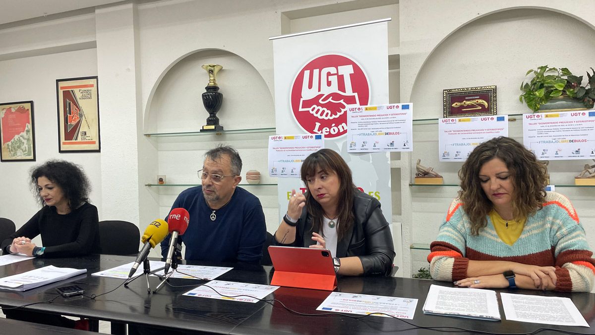 Ana Corral, Enrique Reguero, Cristina Antoñanzas, y Victoria Zumalacárregui. | L.N.C.