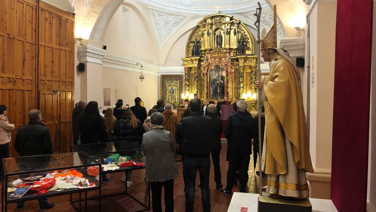 La exposición está en la capilla de Nuestro Padre Jesús Nazareno. | ABAJO