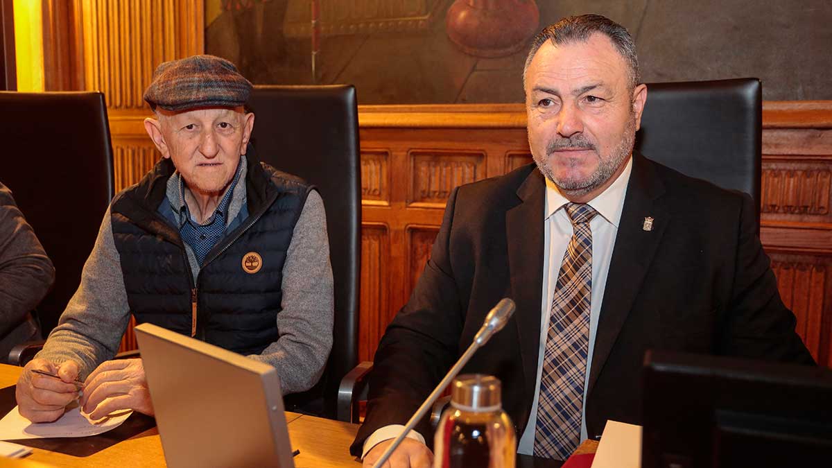 Matías Llorente y Eduardo Morán en el pleno celebrado este miércoles. | ICAL
