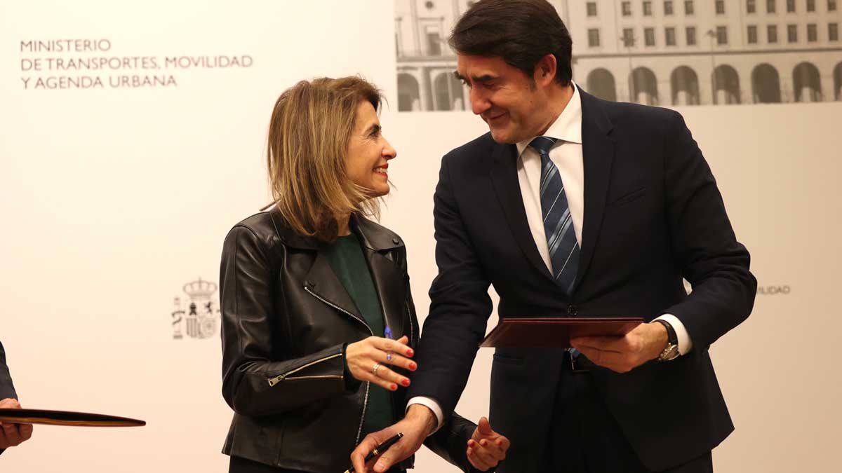 El consejero de Medio Ambiente, Vivienda y Ordenación del Territorio, Juan Carlos Suárez-Quiñones, y la ministra de Transportes, Movilidad y Agenda Urbana, Raquel Sánchez. | ICAL El consejero de Medio Ambiente, Vivienda y Ordenación del Territorio, Juan Carlos Suárez-Quiñones, y la ministra de Transportes, Movilidad y Agenda Urbana, Raquel Sánchez. | ICAL