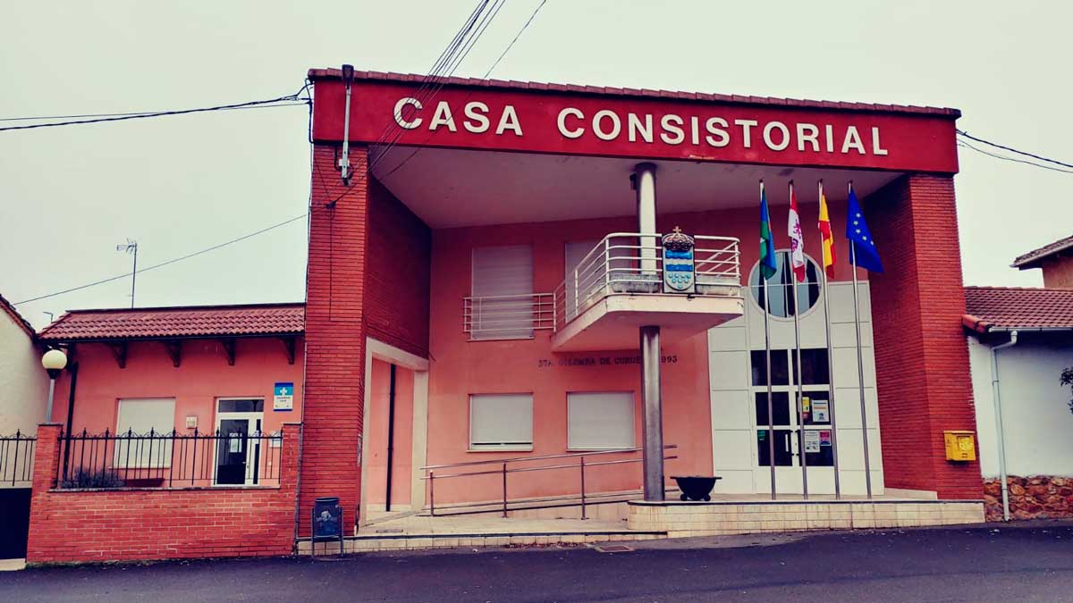 En la imagen, el Ayuntamiento de Santa Colomba de Curueño. | L.N.C. En la imagen, el Ayuntamiento de Santa Colomba de Curueño. | L.N.C.