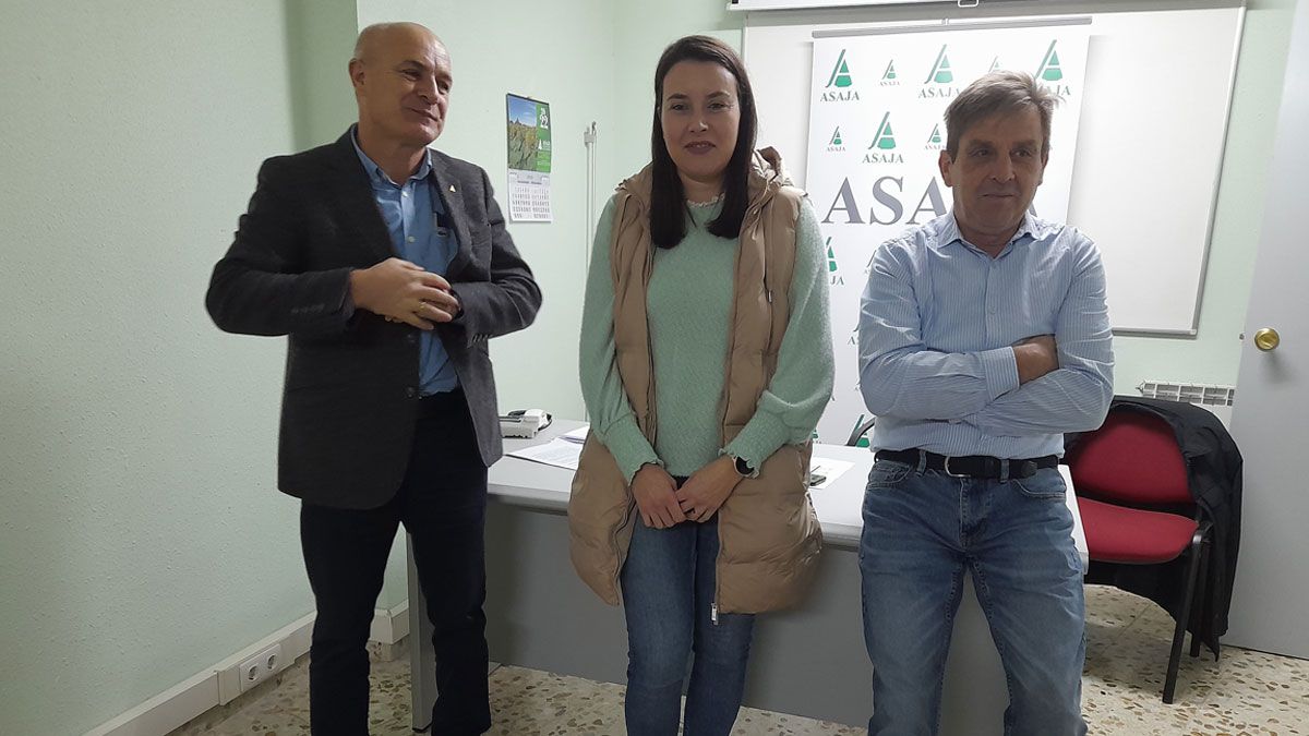 Bello con los delegados de Asaja, en una imagen de archivo. | MAR IGLESIAS