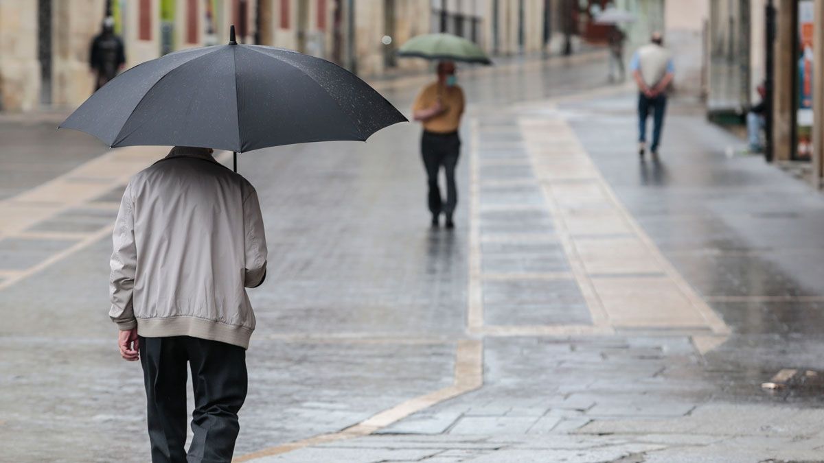 Temporal de lluvia en la capital leonesa |ICAL