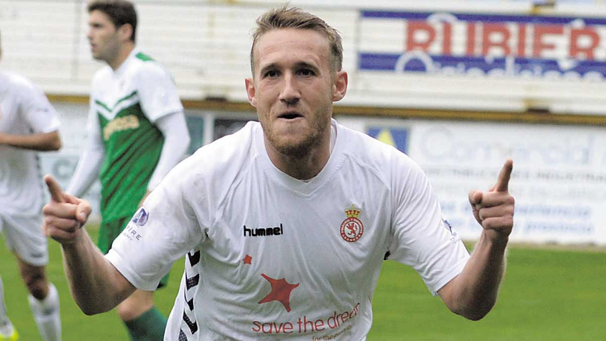 Aketxe celebra su segundo gol frente al Racing de Ferrol. | MAURICIO PEÑA Aketxe celebra su segundo gol frente al Racing de Ferrol. | MAURICIO PEÑA