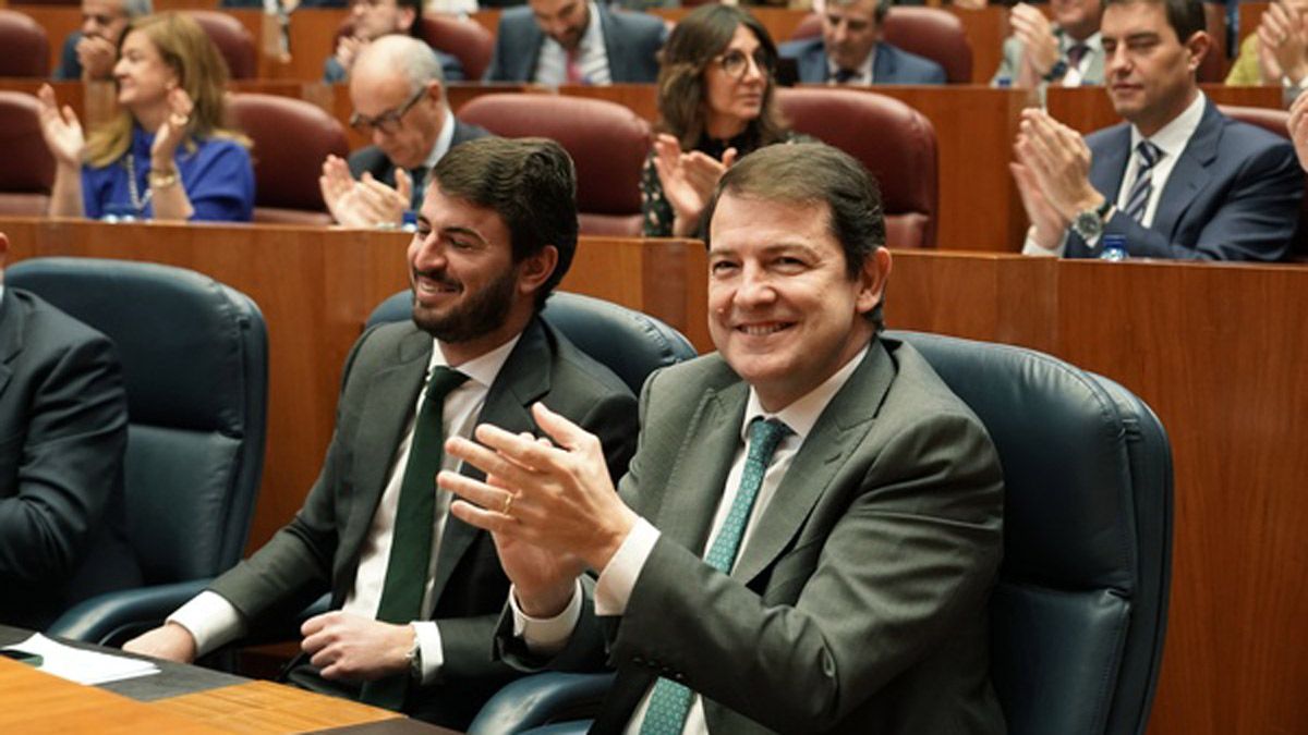 Juan García-Gallardo y Alfonso Fernández Mañueco durante la aprobación de los presupuestos. | ICAL