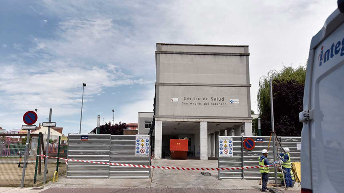 Las obras en el centro de salud de Pinilla están paradas. | SAÚL ARÉN