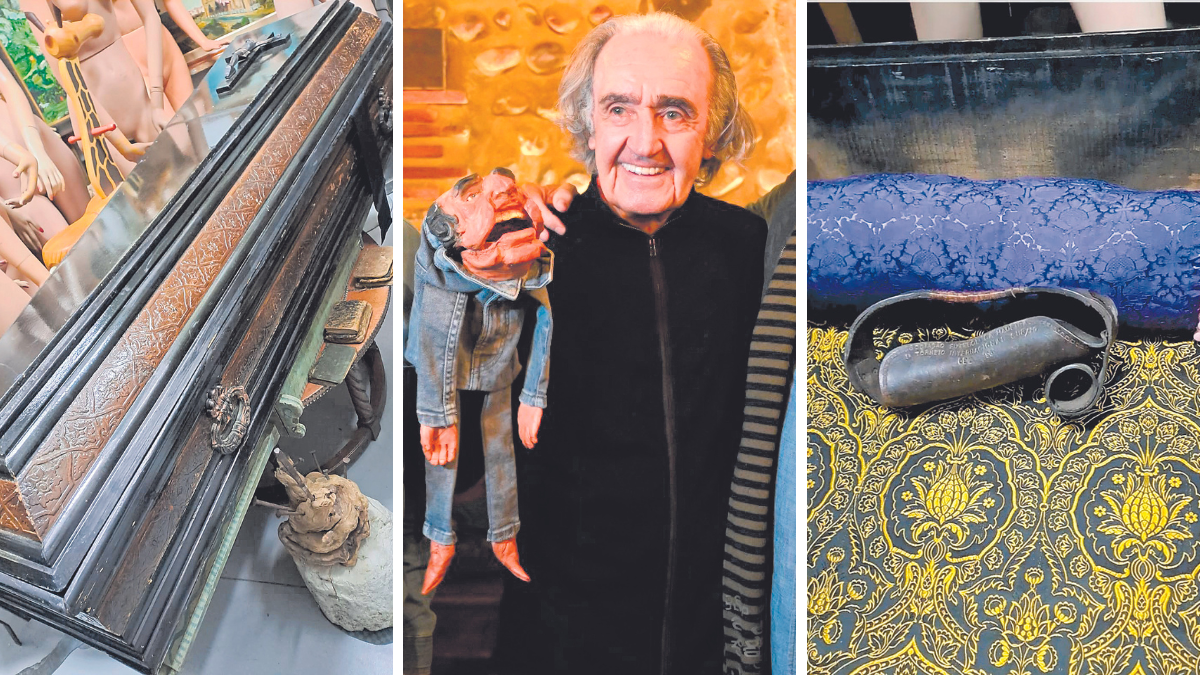 El ataúd de un siglo de antigüedad, el acolchamiento interior y la pieza de cuero para cerrar la boca al difunto y Pepín con su marioneta de "paisano". | L.N.C. El ataúd de un siglo de antigüedad, el acolchamiento interior y la pieza de cuero para cerrar la boca al difunto y Pepín con su marioneta de "paisano". | L.N.C.