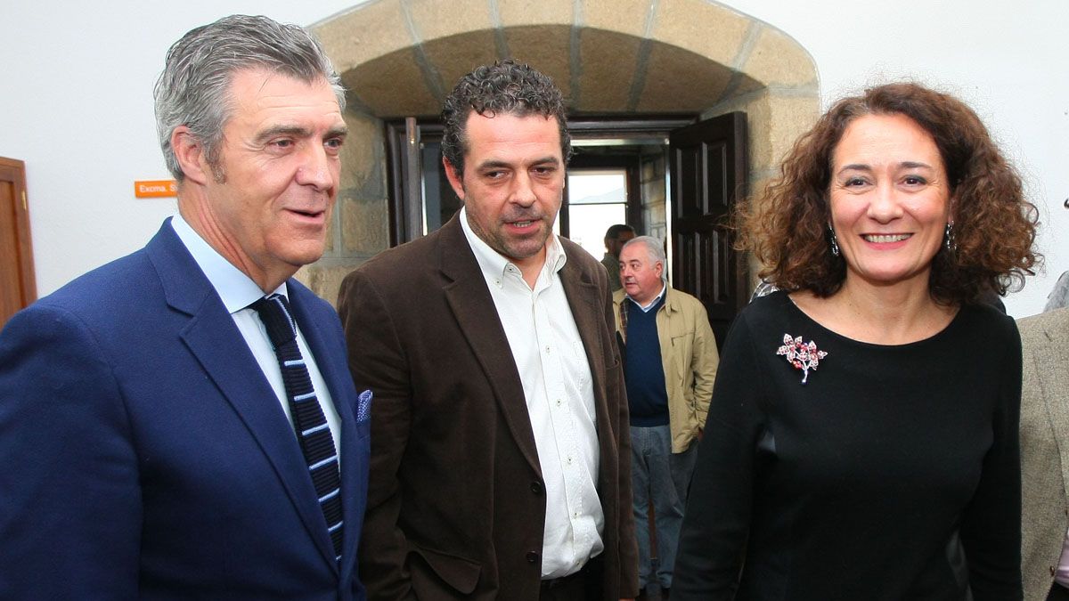 Javier Cepedano y Javier Morán, junto a la alcaldesa de Ponferrada, Gloria Merayo. | César Sánchez (Ical)