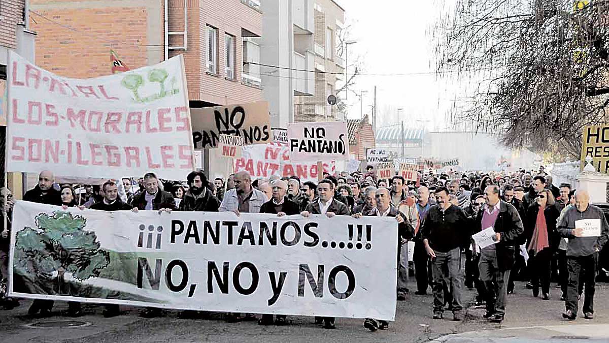 Una de las movilizaciones contra los pantanos, en Carrizo. | P.F.