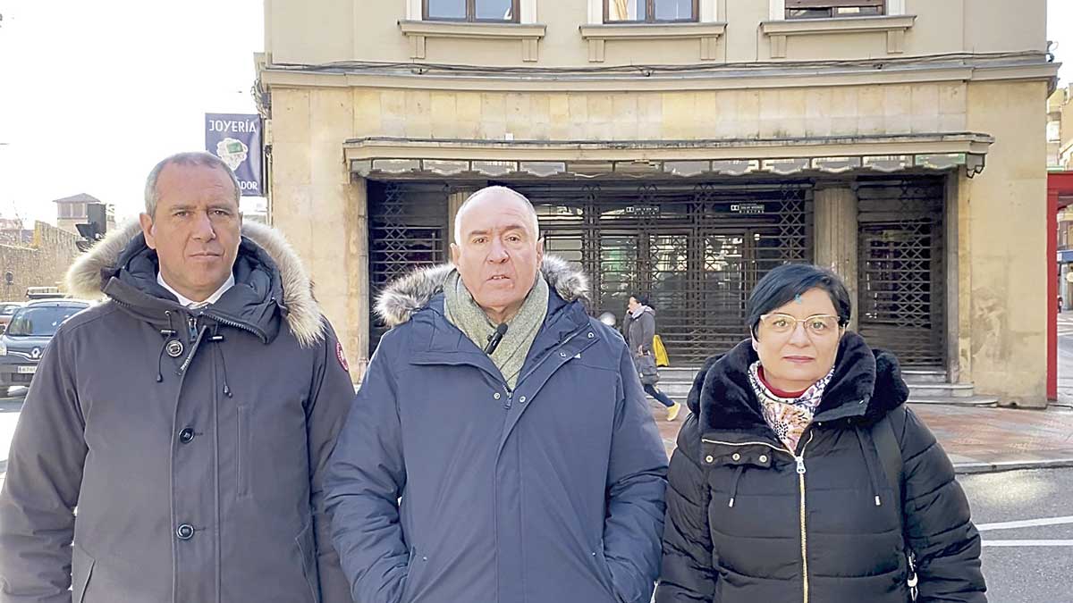 Enrique Valdeón, Eduardo López Sendino y María Teresa Fernández. | L.N.C.