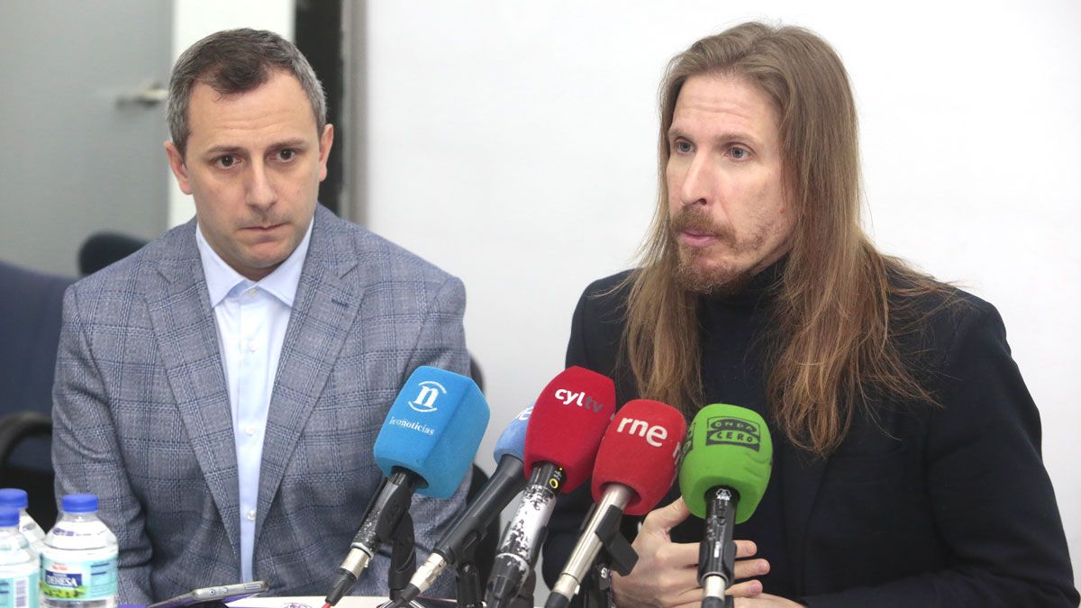 Nael Blanco y Pablo Fernández, durante la presentación. | CAMPILLO / ICAL