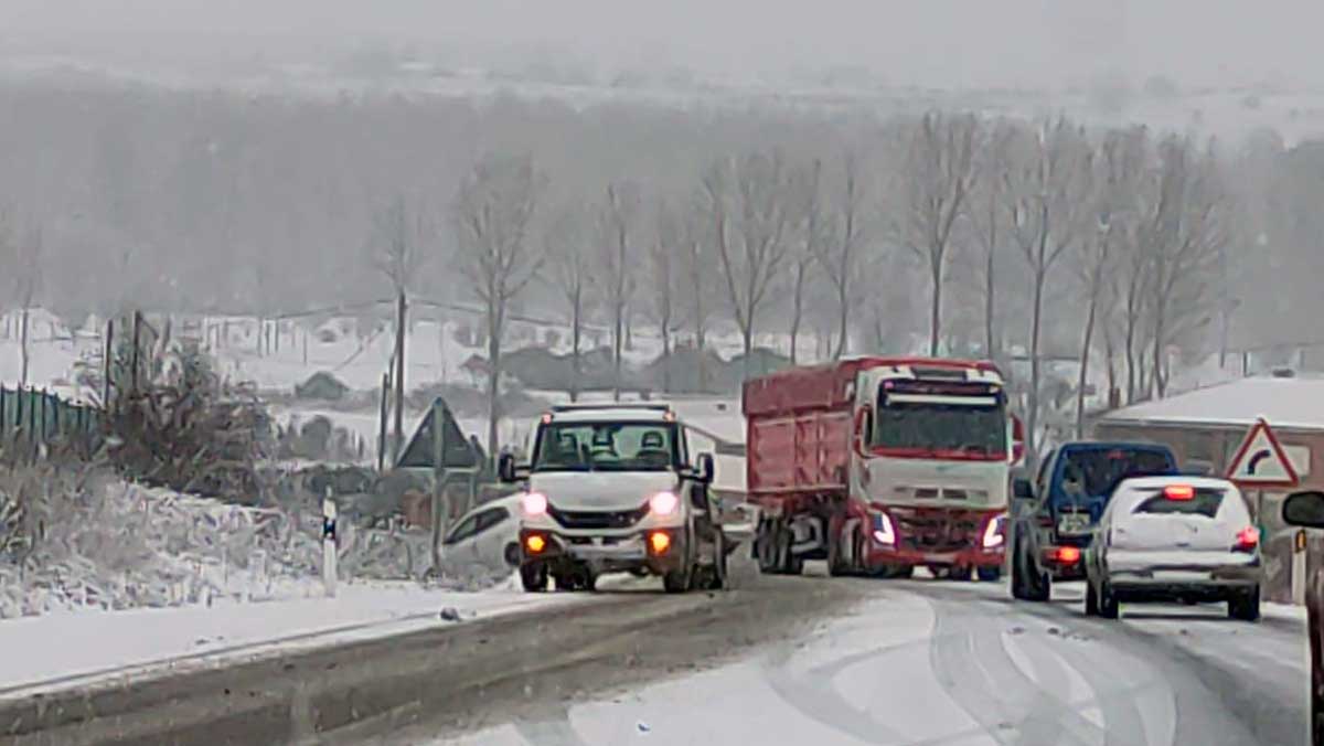 accidentes-trafico-nieve-leon-19012023.jpg