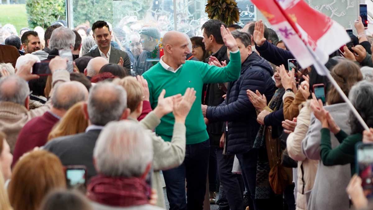 José Antonio Diez a su llegada al acto en Valladolid. | LETICIA PÉREZ / ICAL