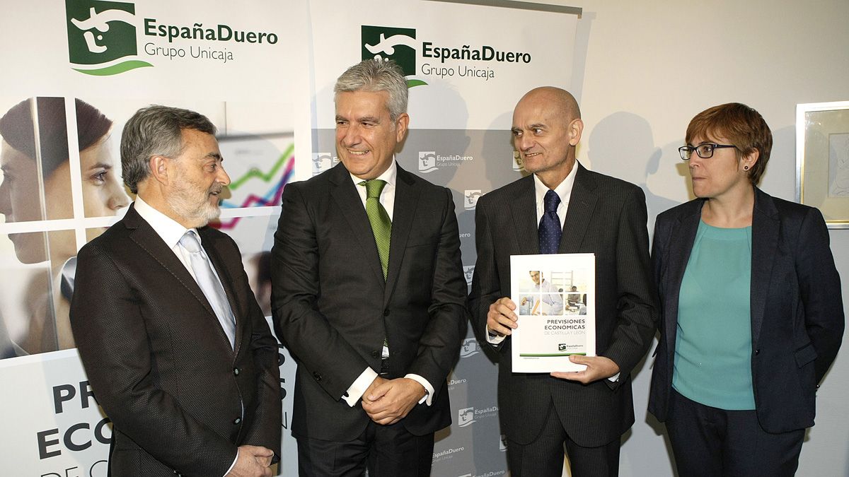 José Luis Fanjul, Carlos Ranera, Francisco García y Felisa Becerrra presentaron ayer el informe en Zamora. | ICAL