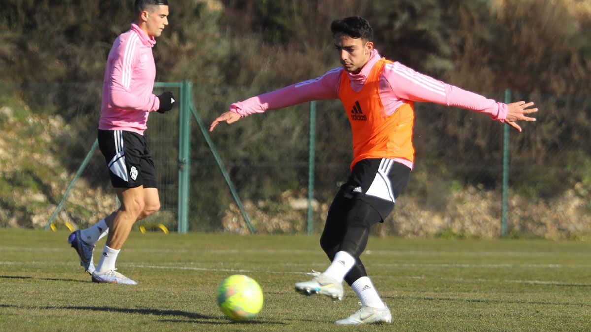 Naím García, durante su primer entrenamiento. | SDP