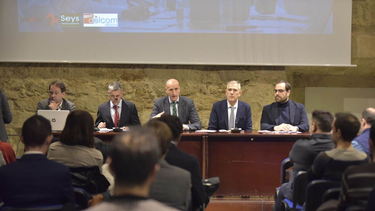 Presentación de 'Market León' en el Palacio del Conde Luna. | SAÚL ARÉN Presentación de 'Market León' en el Palacio del Conde Luna. | SAÚL ARÉN