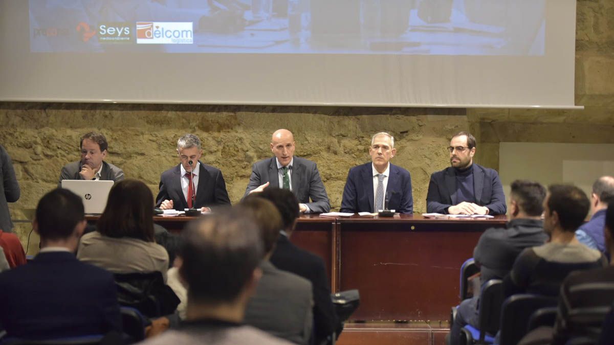 Presentación de 'Market León' en el Palacio del Conde Luna. | SAÚL ARÉN