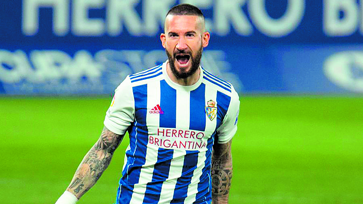 Óscar Sielva, durante un encuentro con la Ponferradina. | LALIGA Óscar Sielva, durante un encuentro con la Ponferradina. | LALIGA