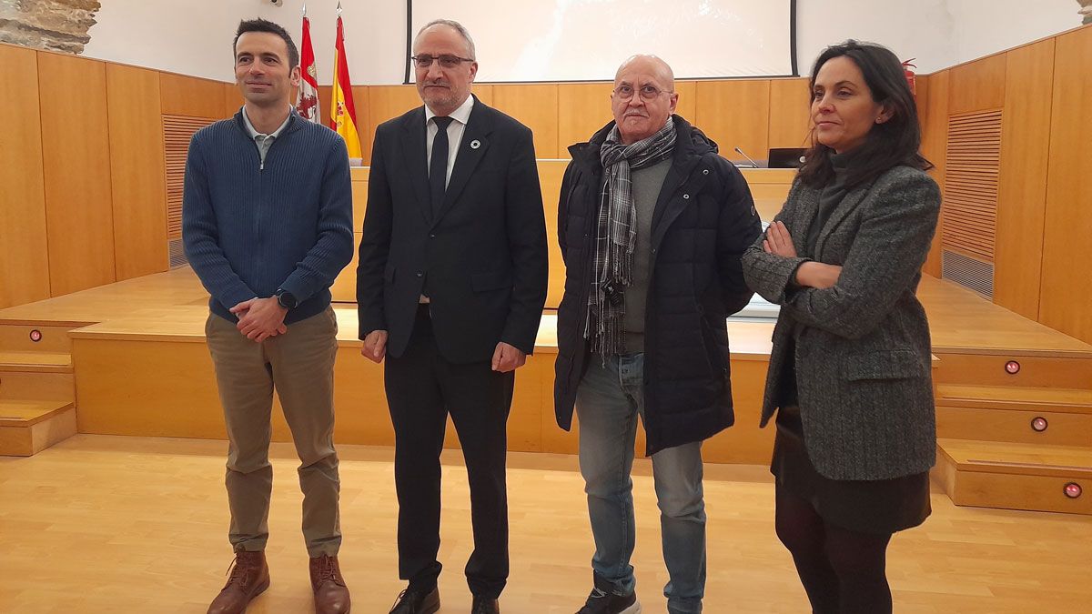 Presentación de la campaña de sensibilización para hacer una ciudad más limpia.