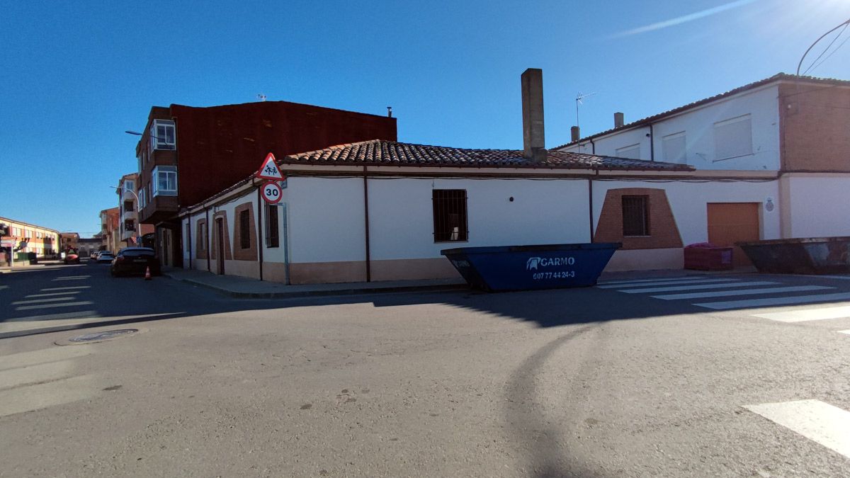 Las obras para adecuar el edificio ya han empezado. | A. RODRÍGUEZ