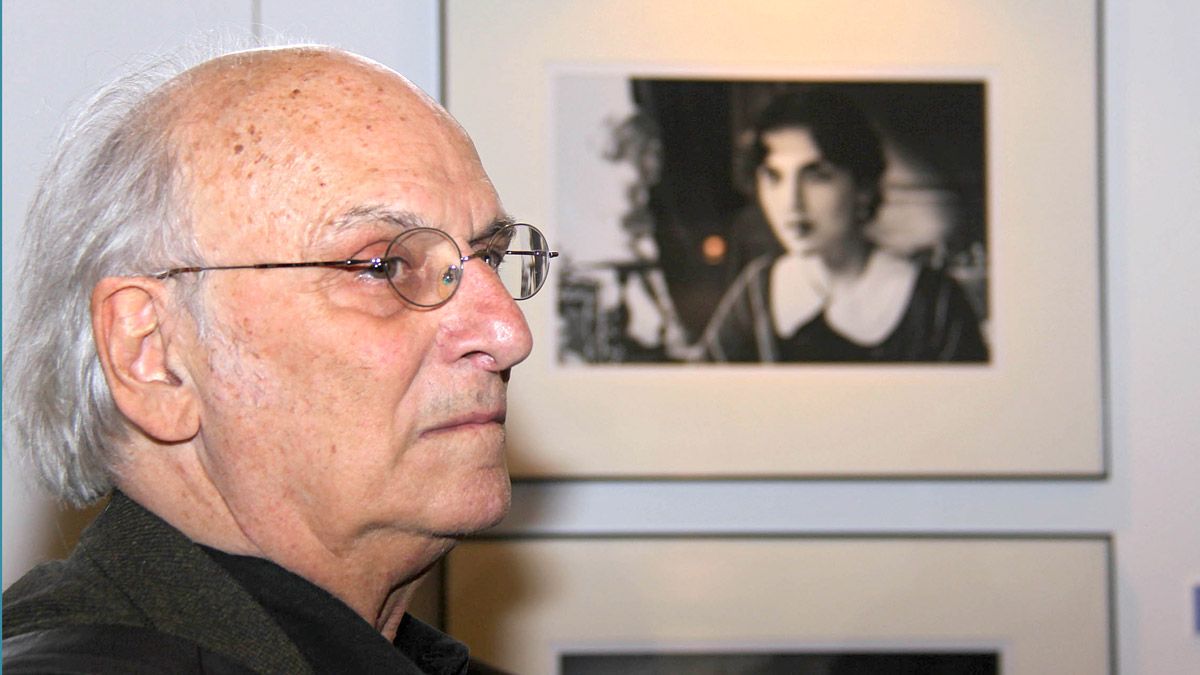 El fotógrafo y cineasta Carlos Saura en la inauguración de la exposición ‘Otras miradas’ que tuvo lugar en 2009 en Botines. | PEIO GARCÍA (ICAL)