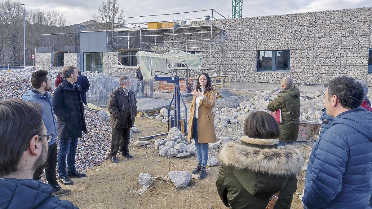 Un momento de la visita a las obras del as obras del Colegio de Aparejadores y Arquitectos Técnicos de León. | L.N.C.