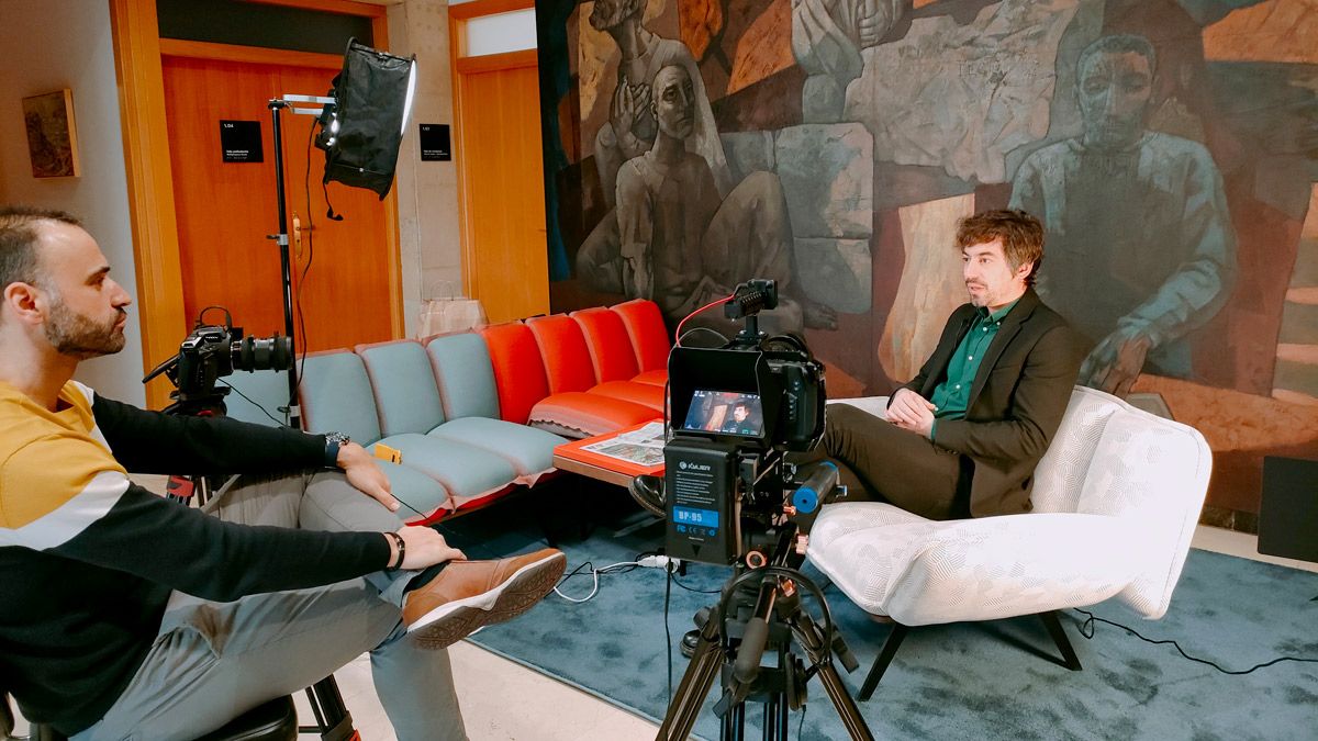 Pedro Lechuga y Pablo López Presa durante la grabación del documental en el ILC. | L.N.C.